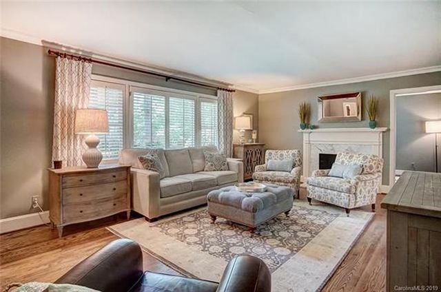 426 Ellsworth Road living room