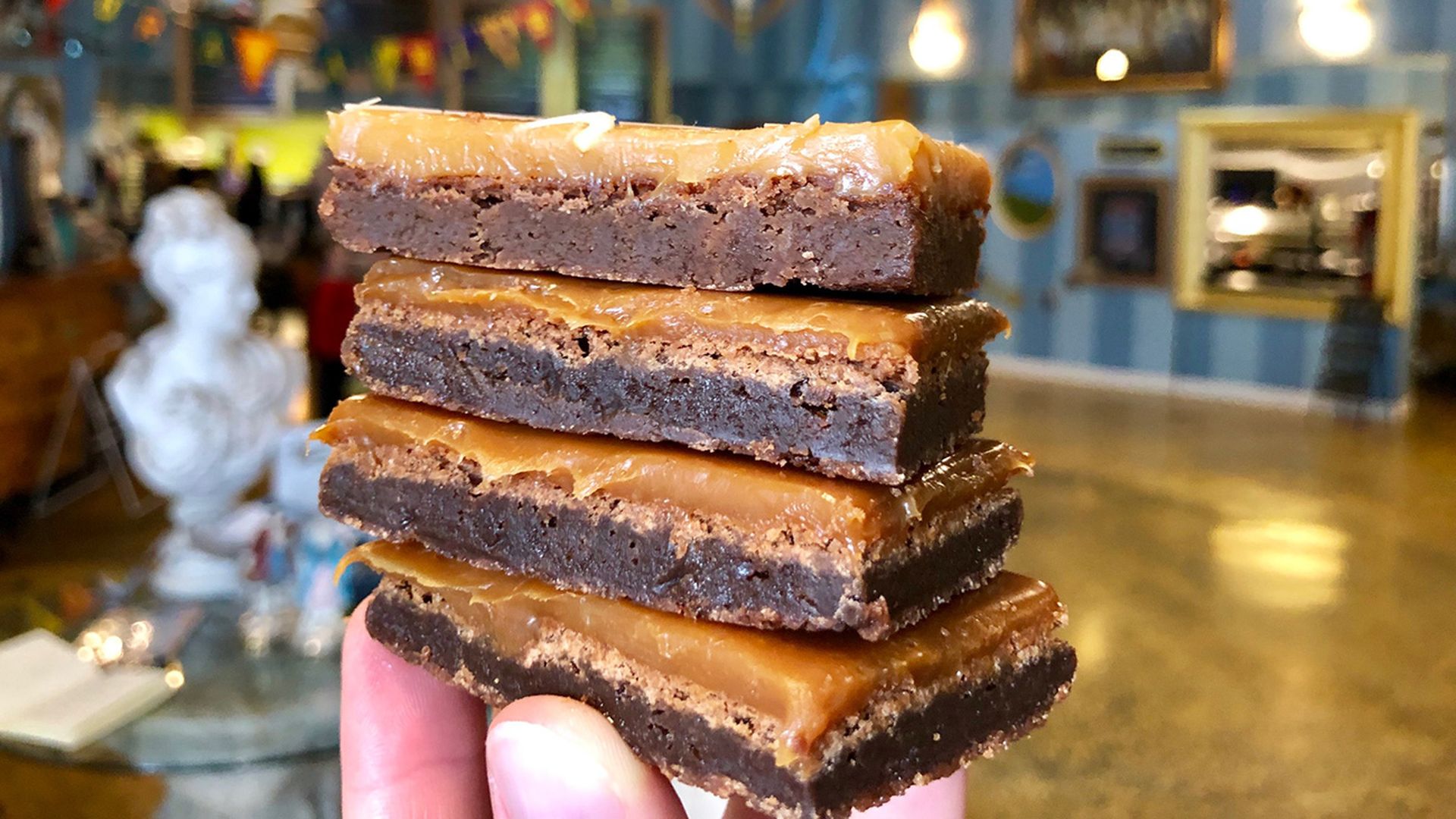 salted-caramel-brownies-amelies-charlotte