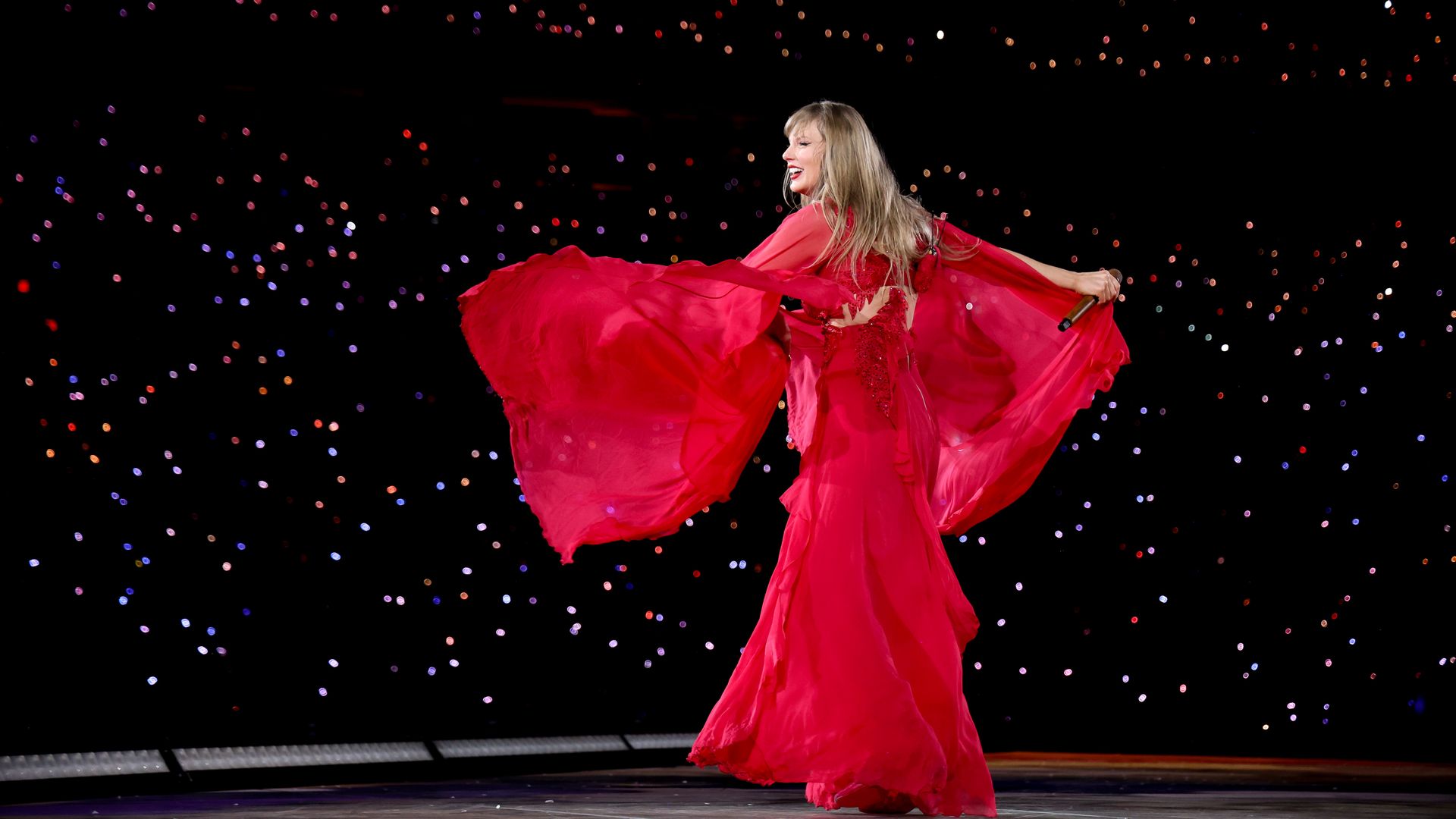 Taylor Swift on stage