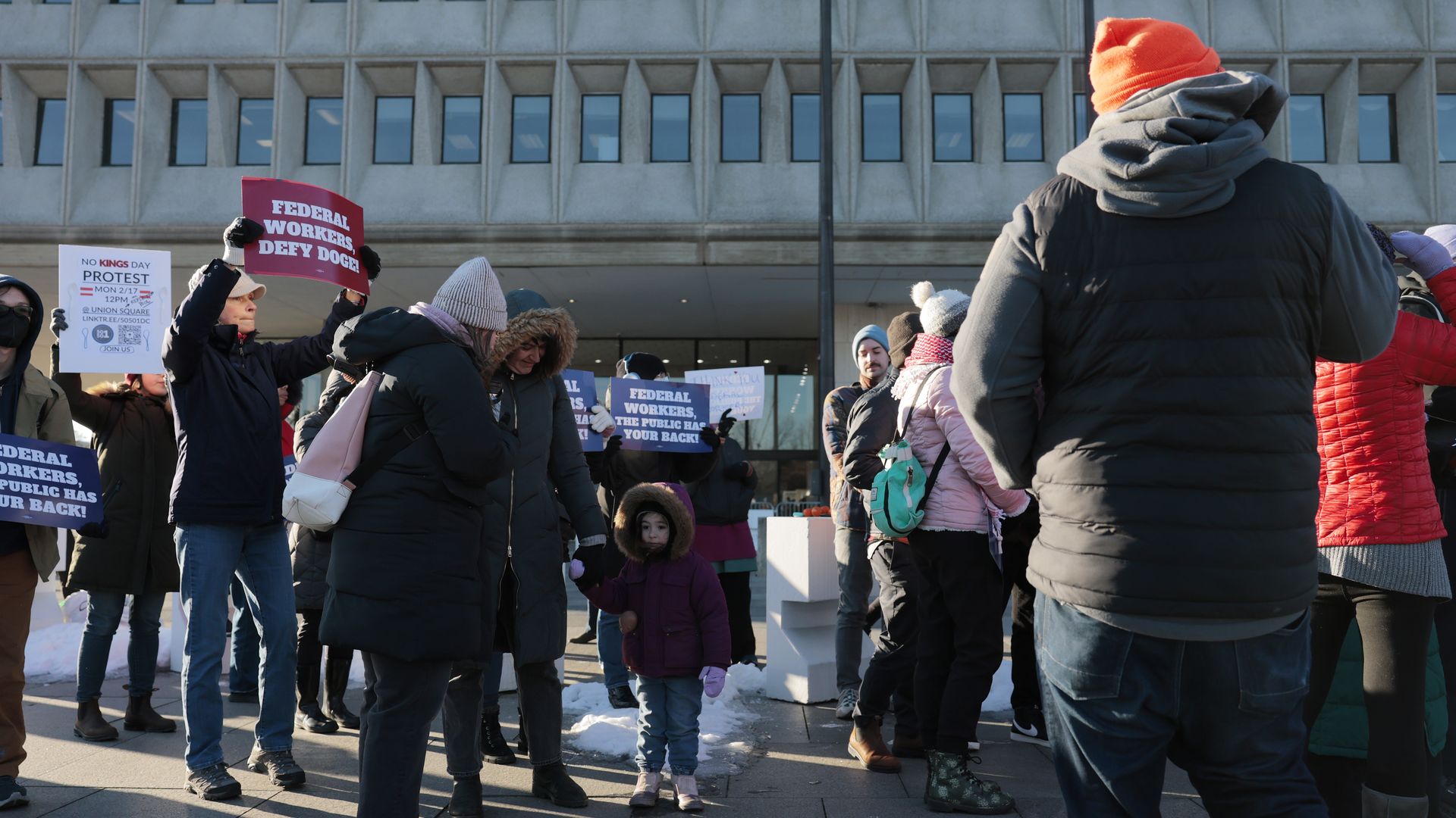 Anti-DOGE protect outside HHS headquarters