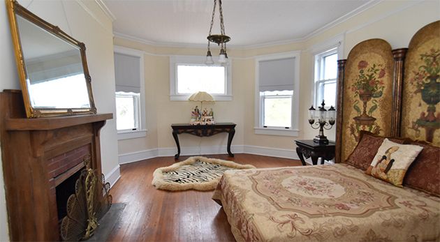 master-bedroom-historic-home