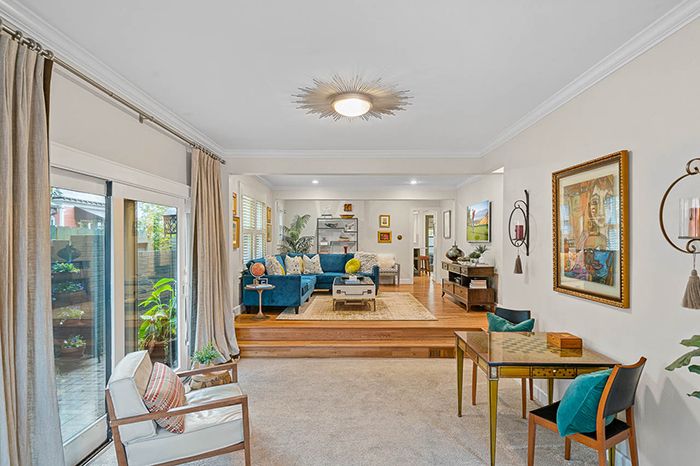 311 W. 9th St. home feature living are