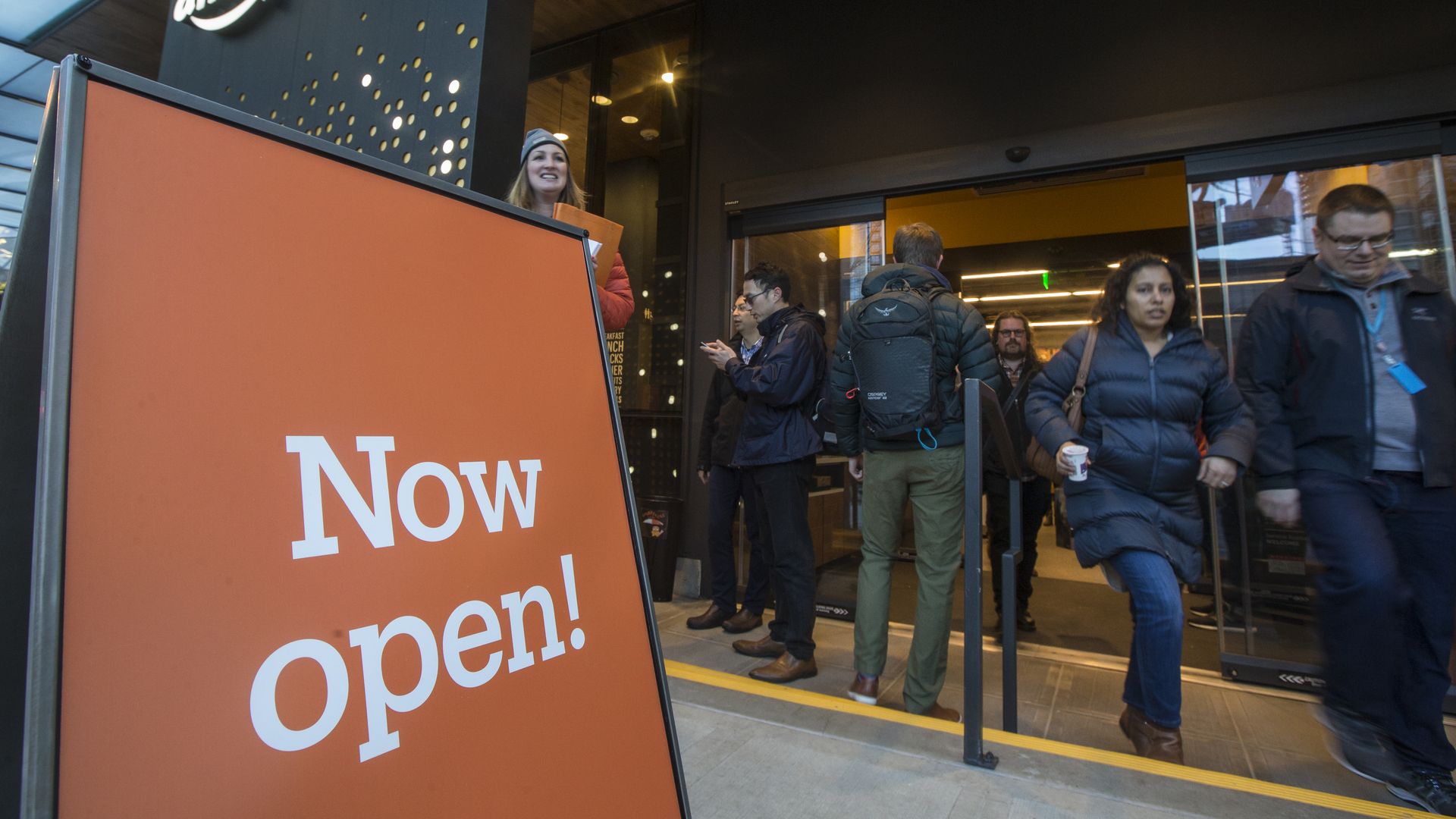 An Amazon Go store with heavy consumer traffic