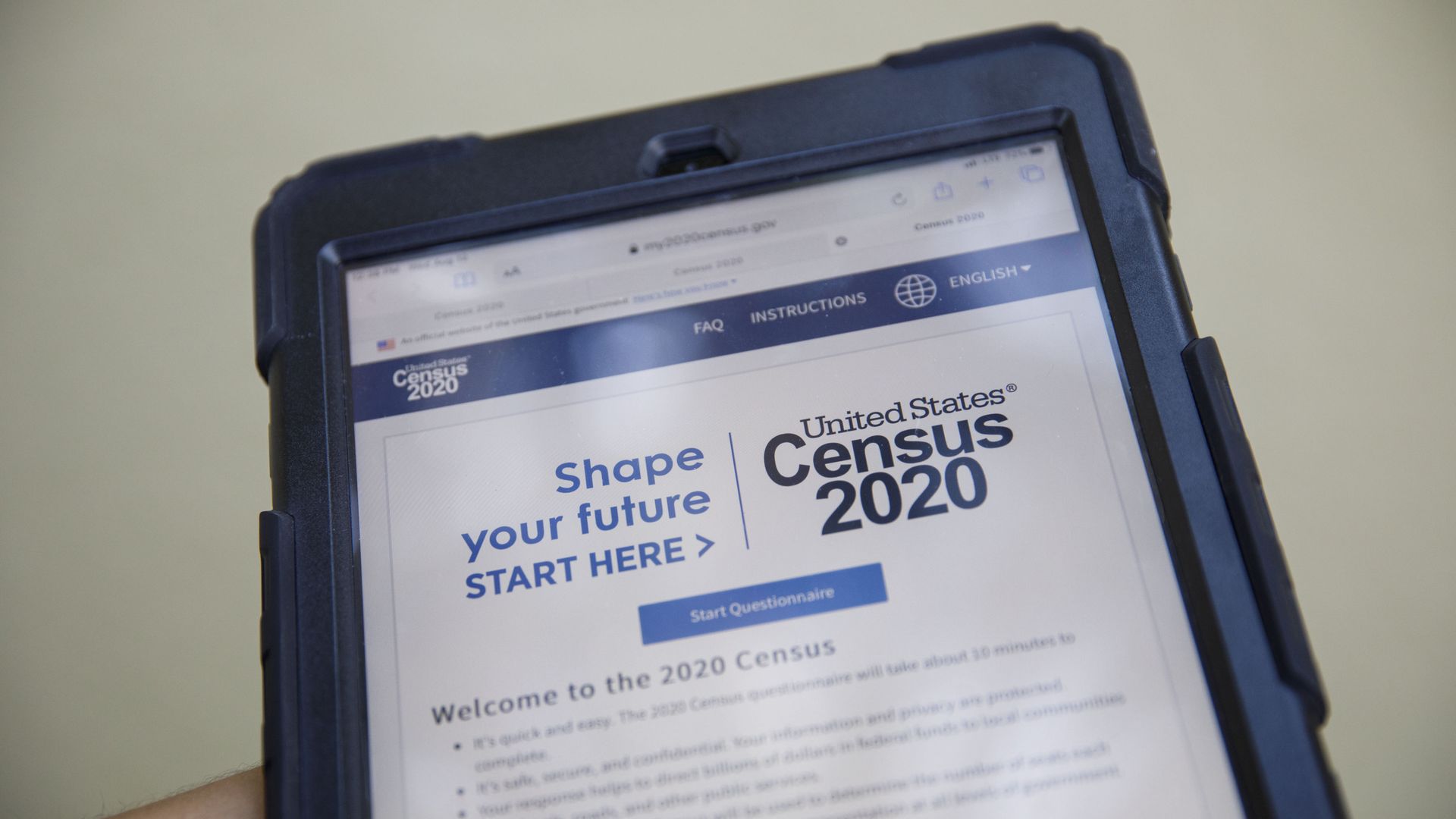 A tablet with a Census 2020 interview questionnaire