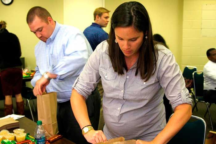united-way-snack-packing