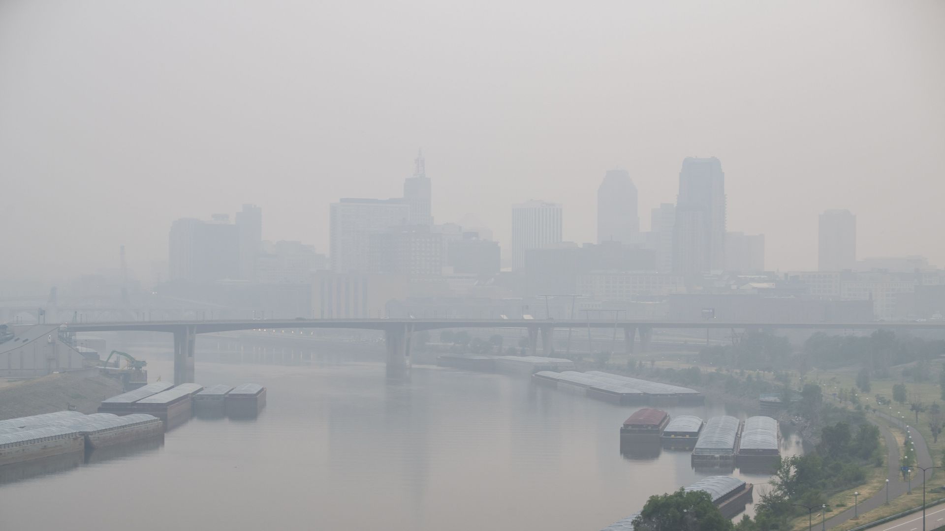 wildfire smoke blankets st paul skyline