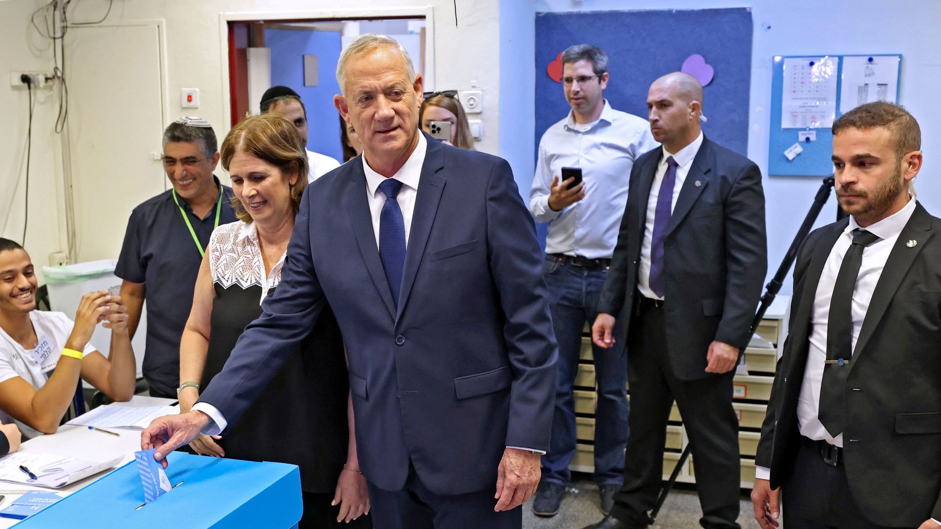 Benny Gantz with others