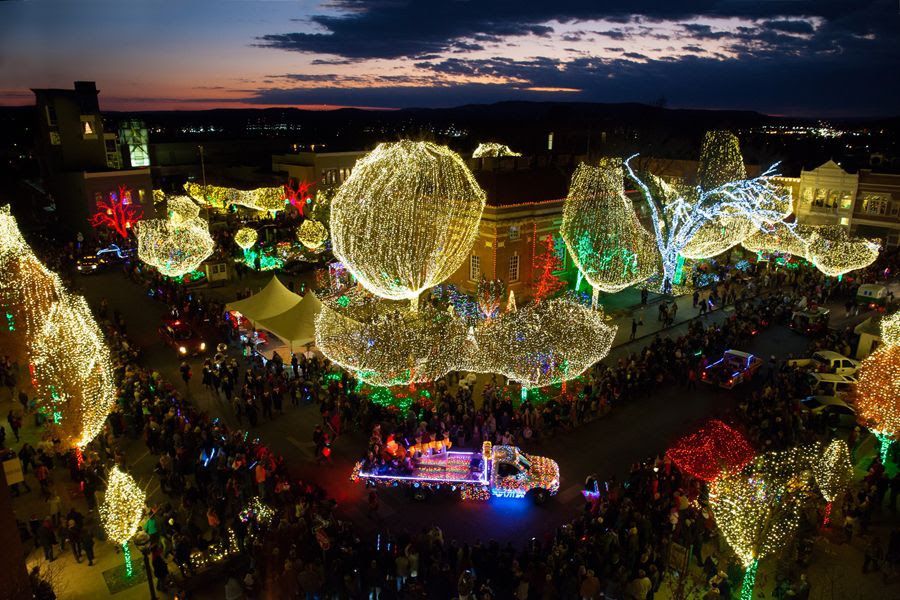 Fayetteville Ark Christmas Activities 2022 10 Must-Do Activities In Northwest Arkansas This Holiday Season - Axios Nw  Arkansas