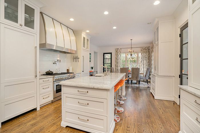 2927 Carmel Road kitchen 2