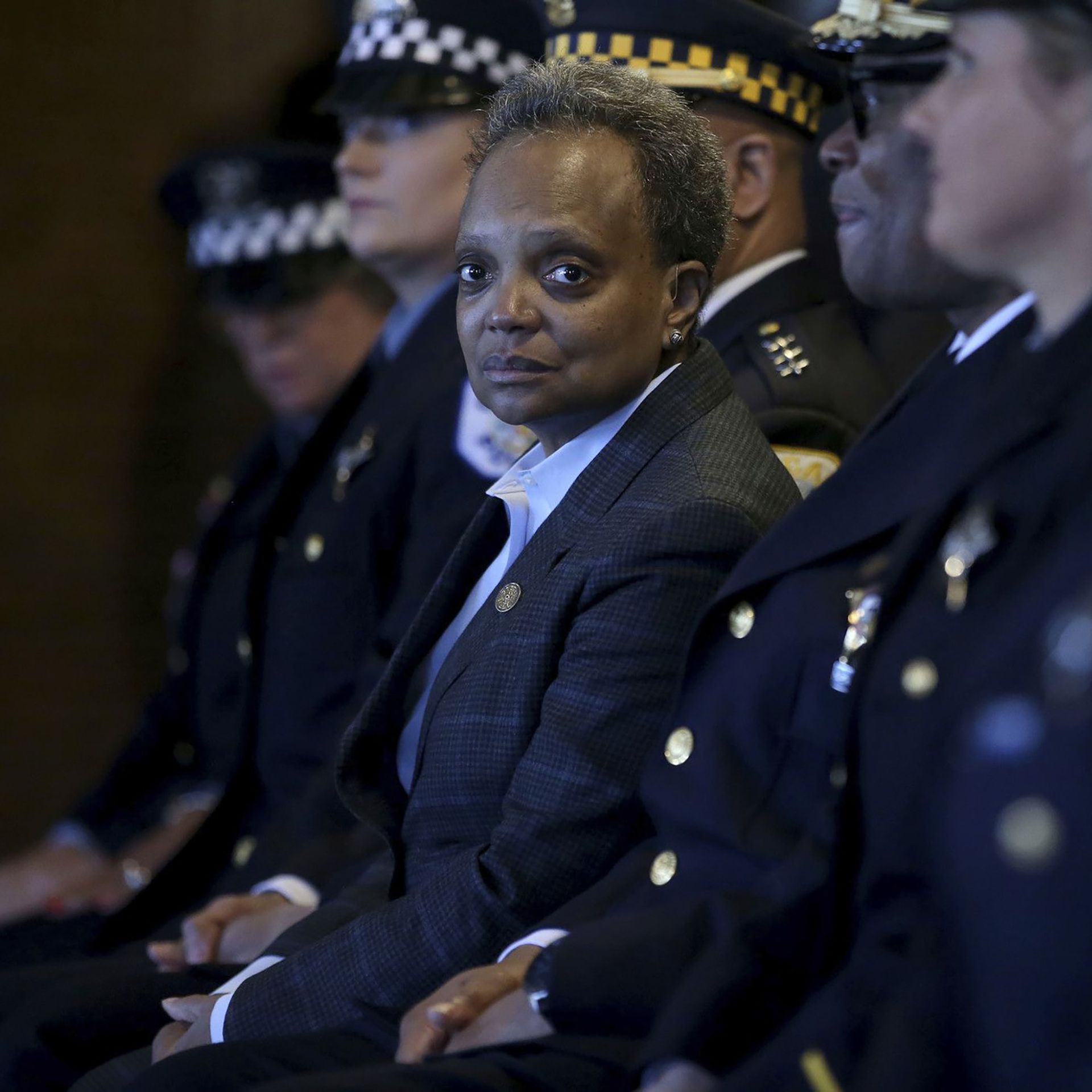 Mayor of Chicago with police 