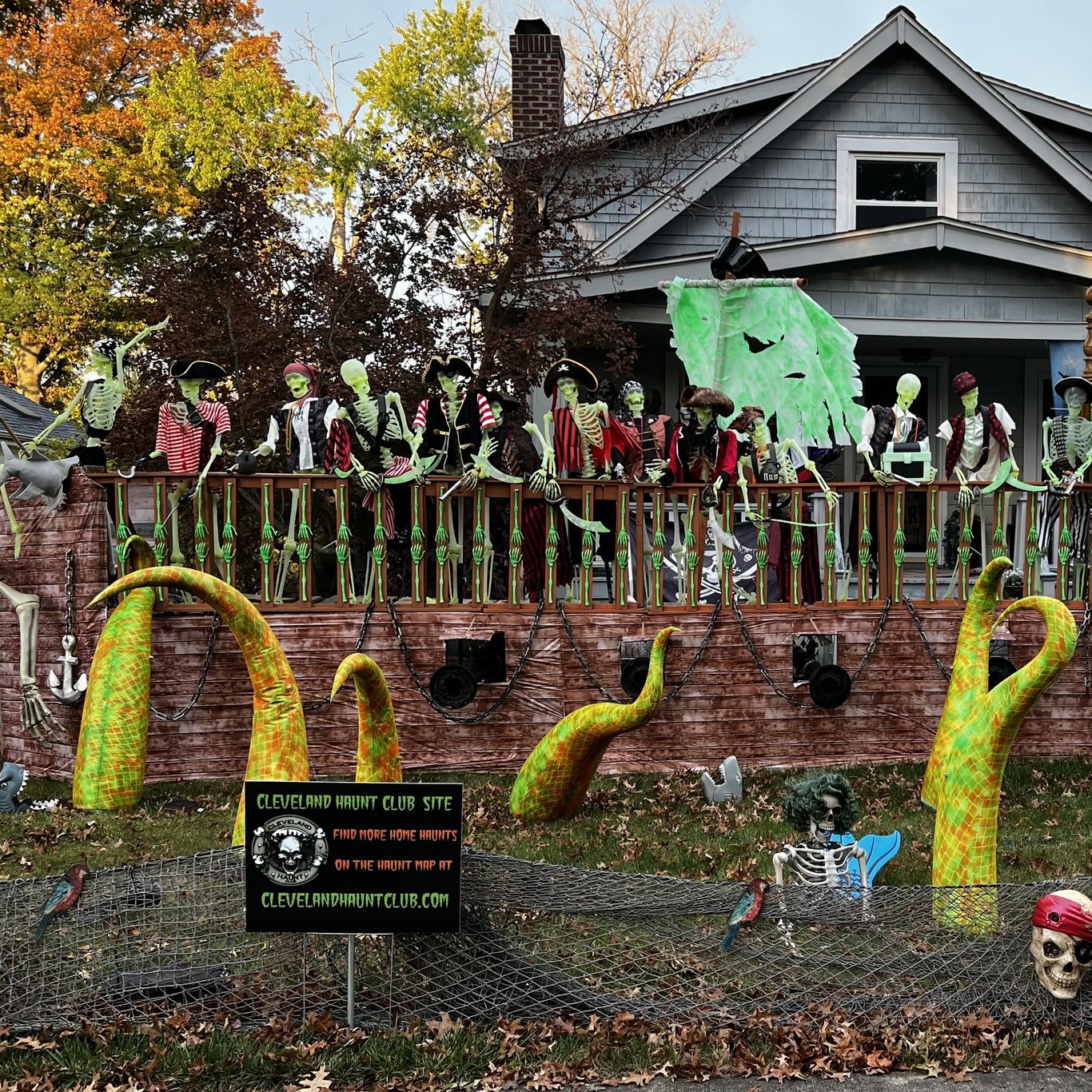 10 must-see Halloween displays in Northeast Ohio - Axios Cleveland, image size:1366x1366