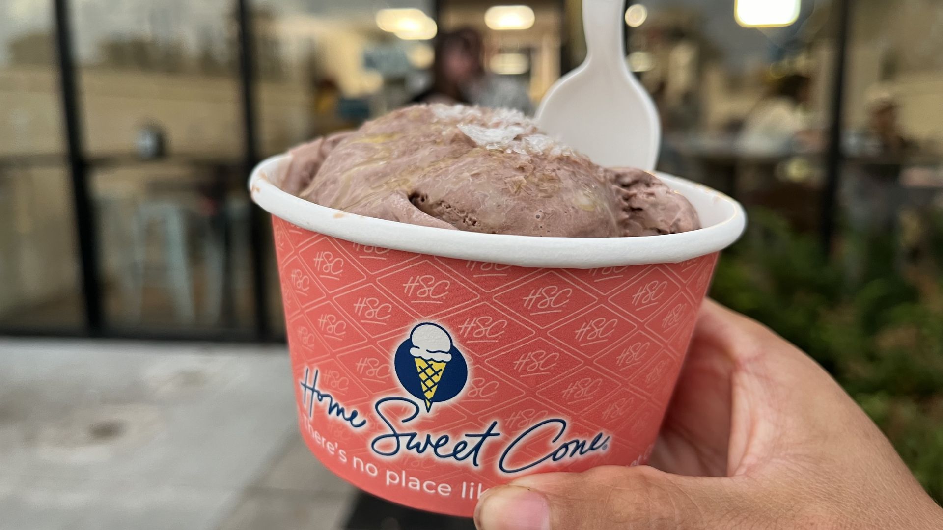 Chocolate ice cream with olive oil