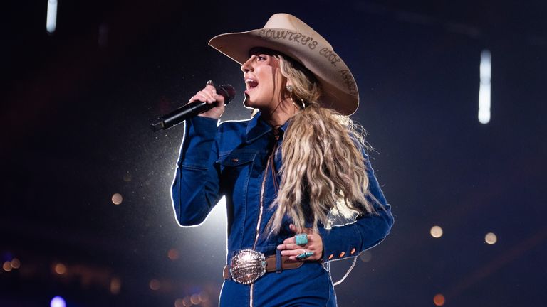 Lainey Wilson, Jelly Roll Will Play Nissan Stadium At Cma Fest - Axios 