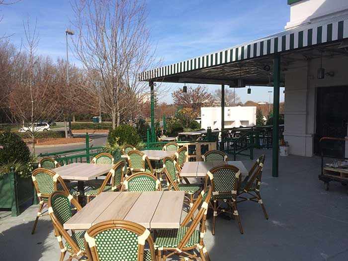 2nd-outside-patio-reid's-fine-foods-southpark