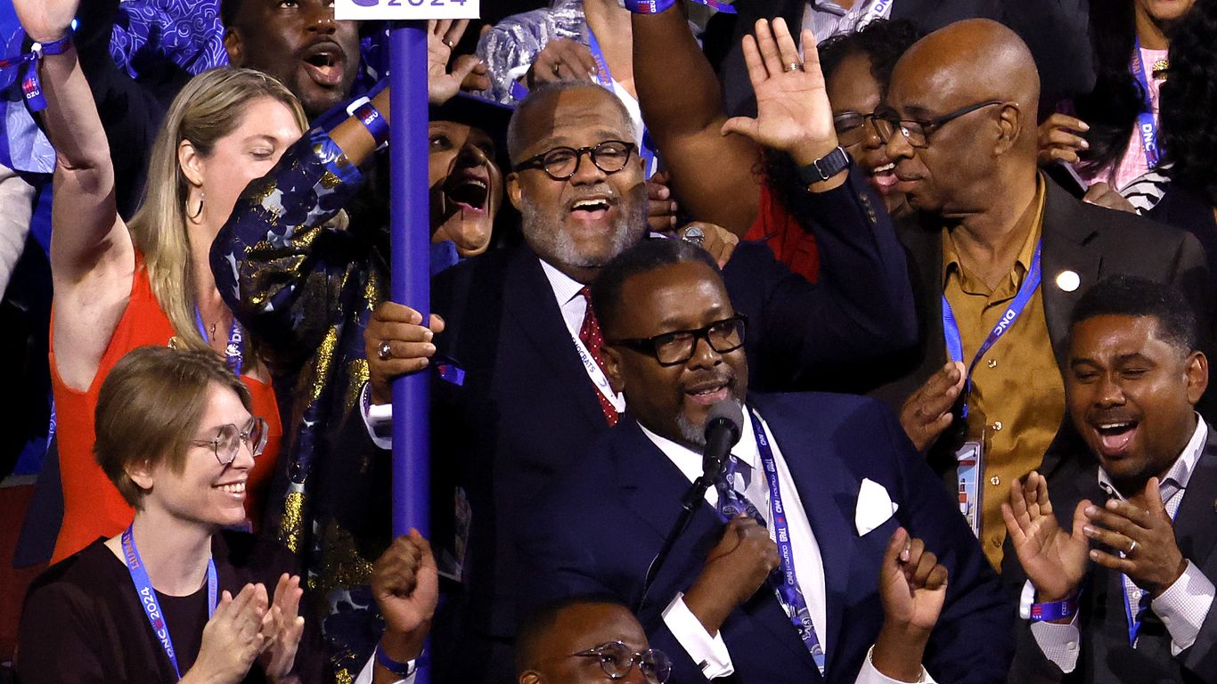 ウェンデル・ピアースが民主党全国大会でルイジアナ州の投票を支援する様子をご覧ください