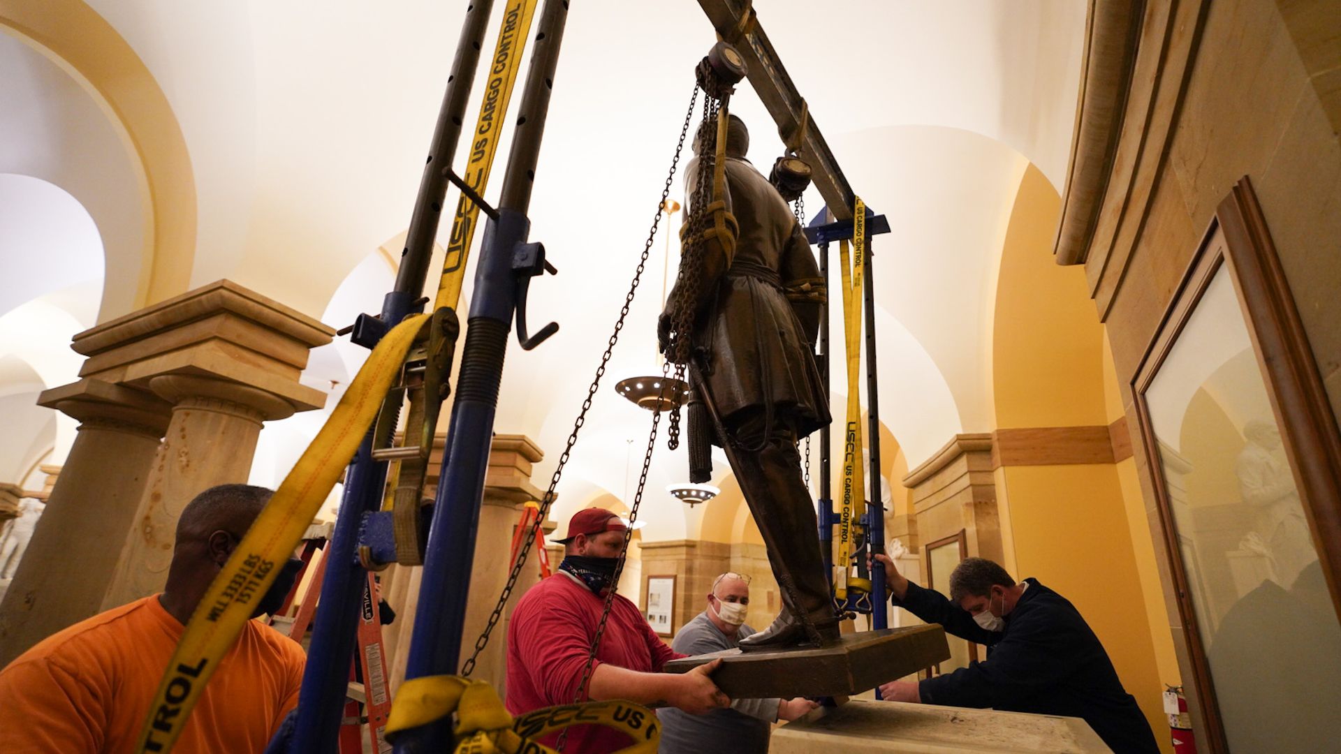 Robert E Lee Statue being removed.