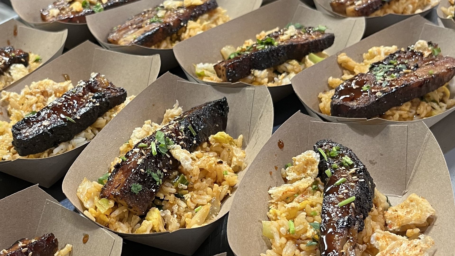 Photo of barbeque in dishes on a table