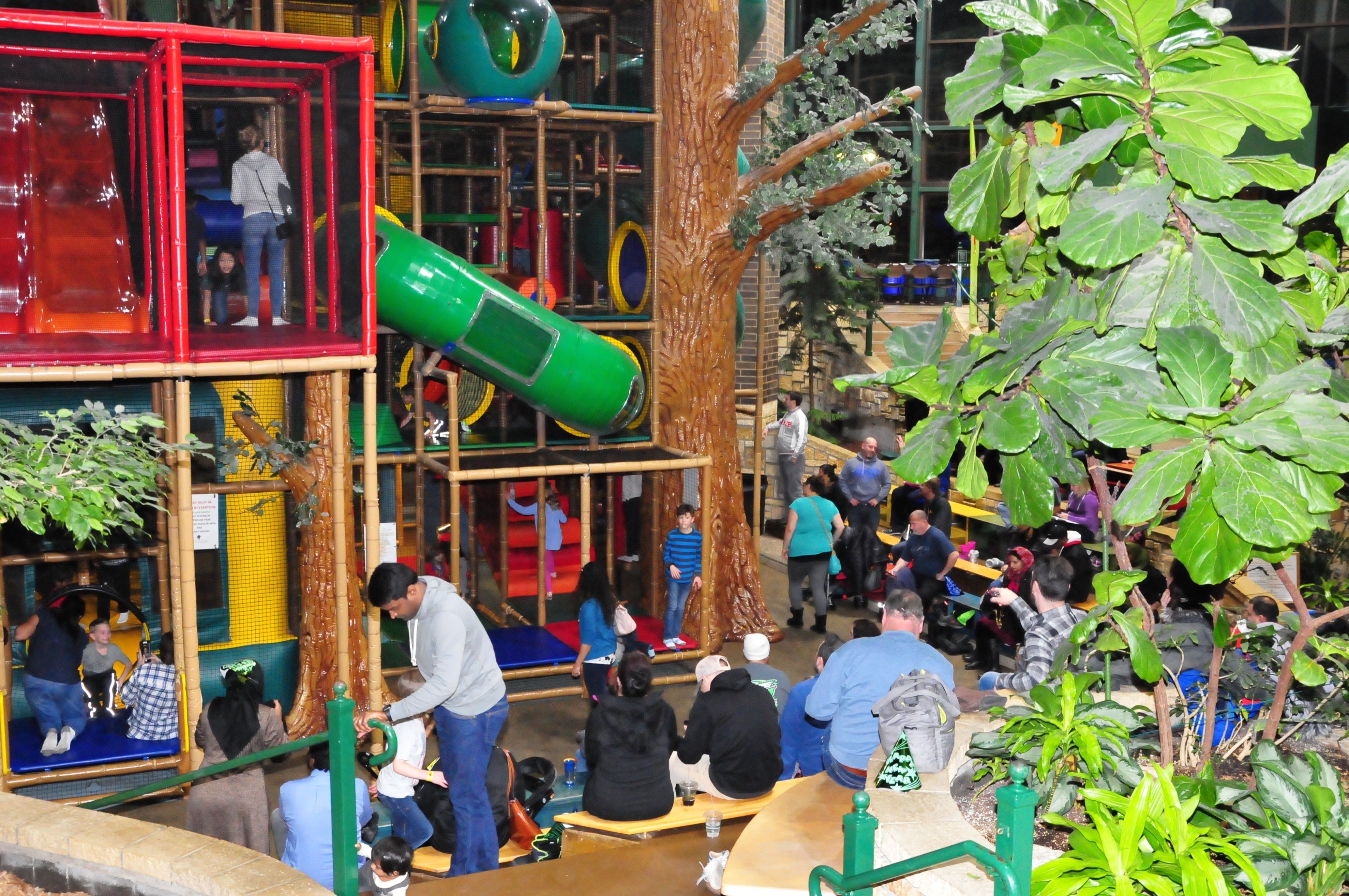 MARCOS AND LAURA AT THE FUN INDOOR PLAYGROUND FOR KIDS 