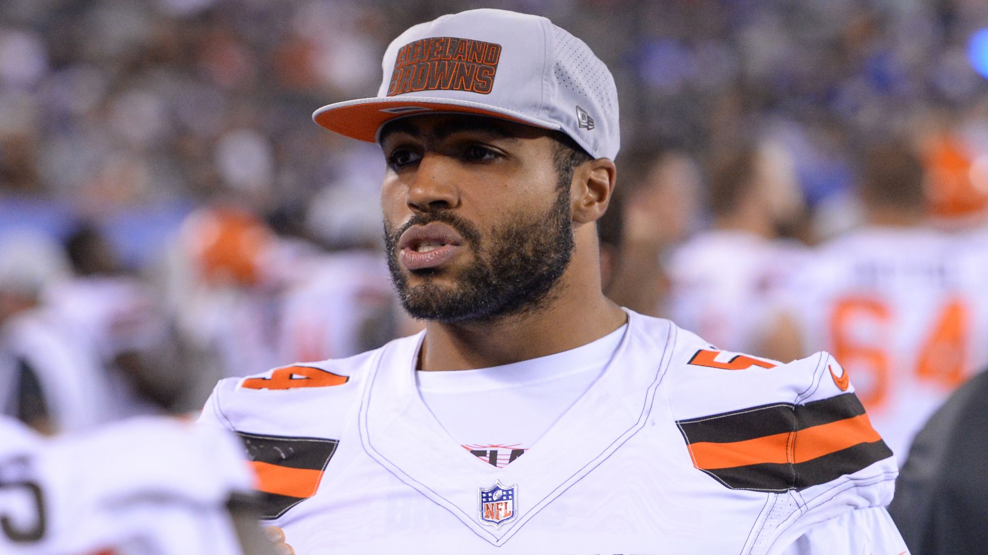 Cleveland Browns linebacker Mychal Kendricks on the sidelines.