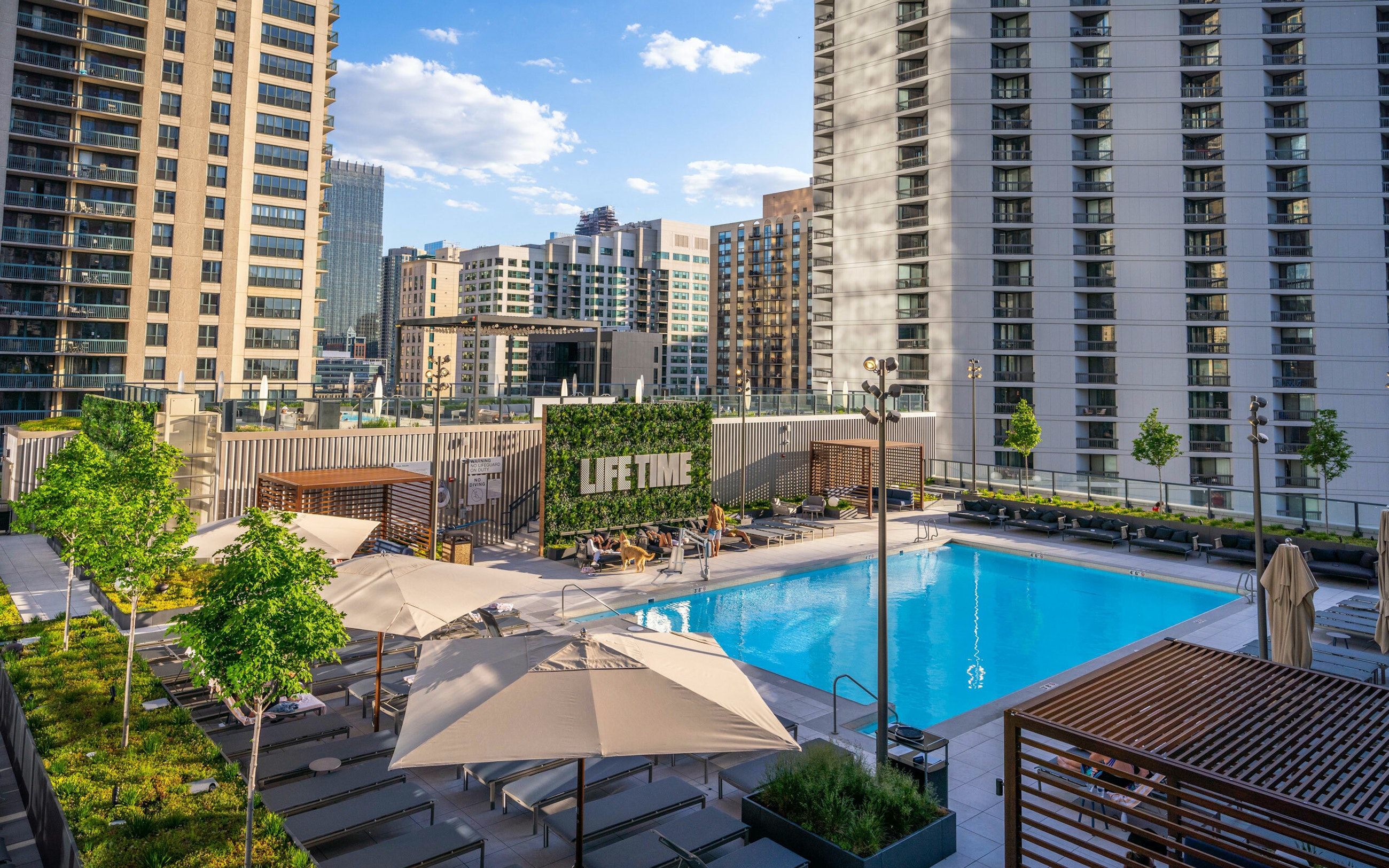 outdoor pool at One Chicago