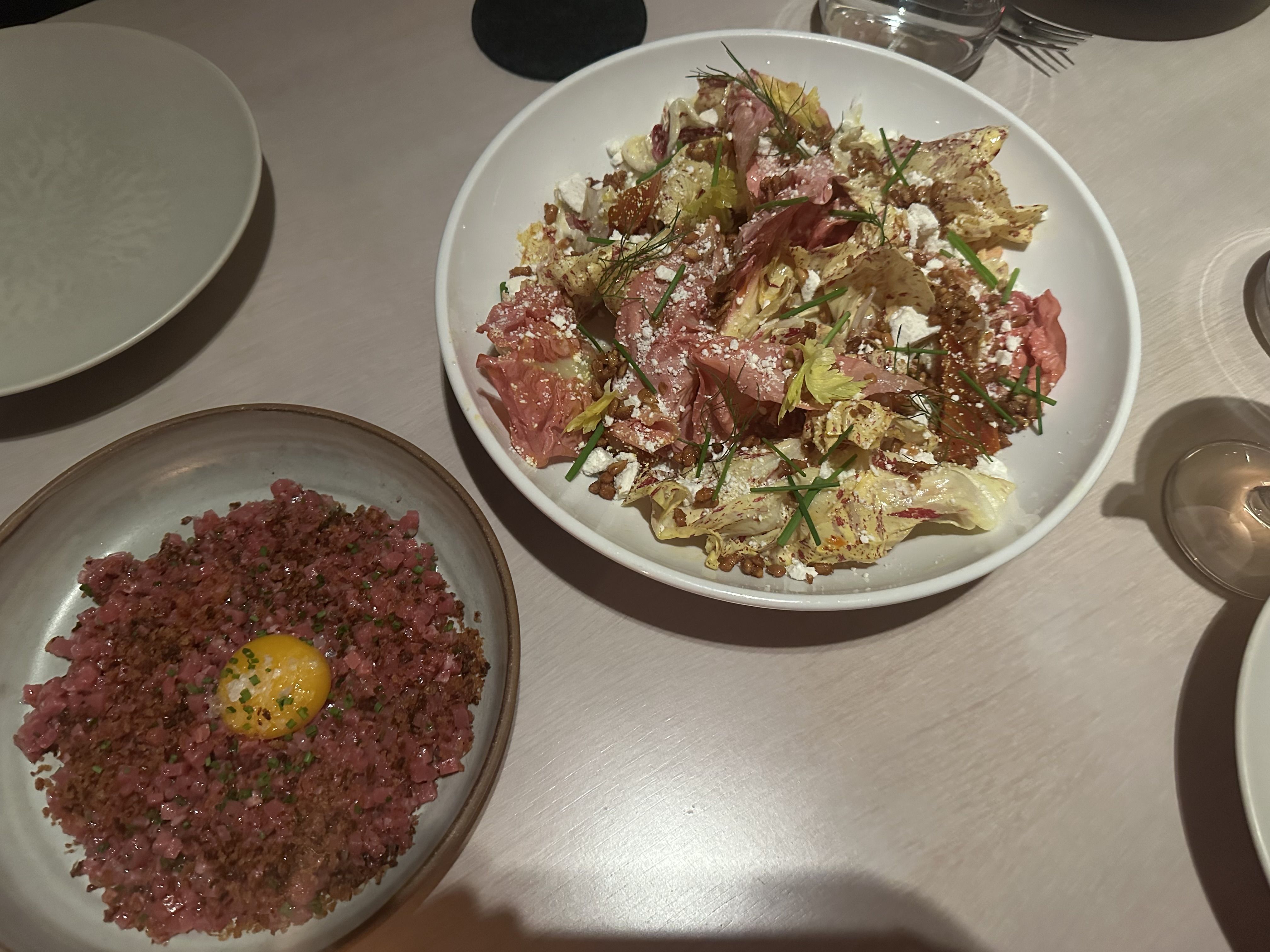 Beef tartare with a winter salad 