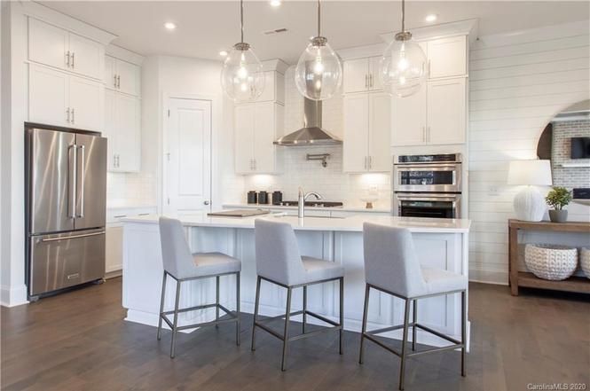 11139 Kilkenny Dr #30 kitchen