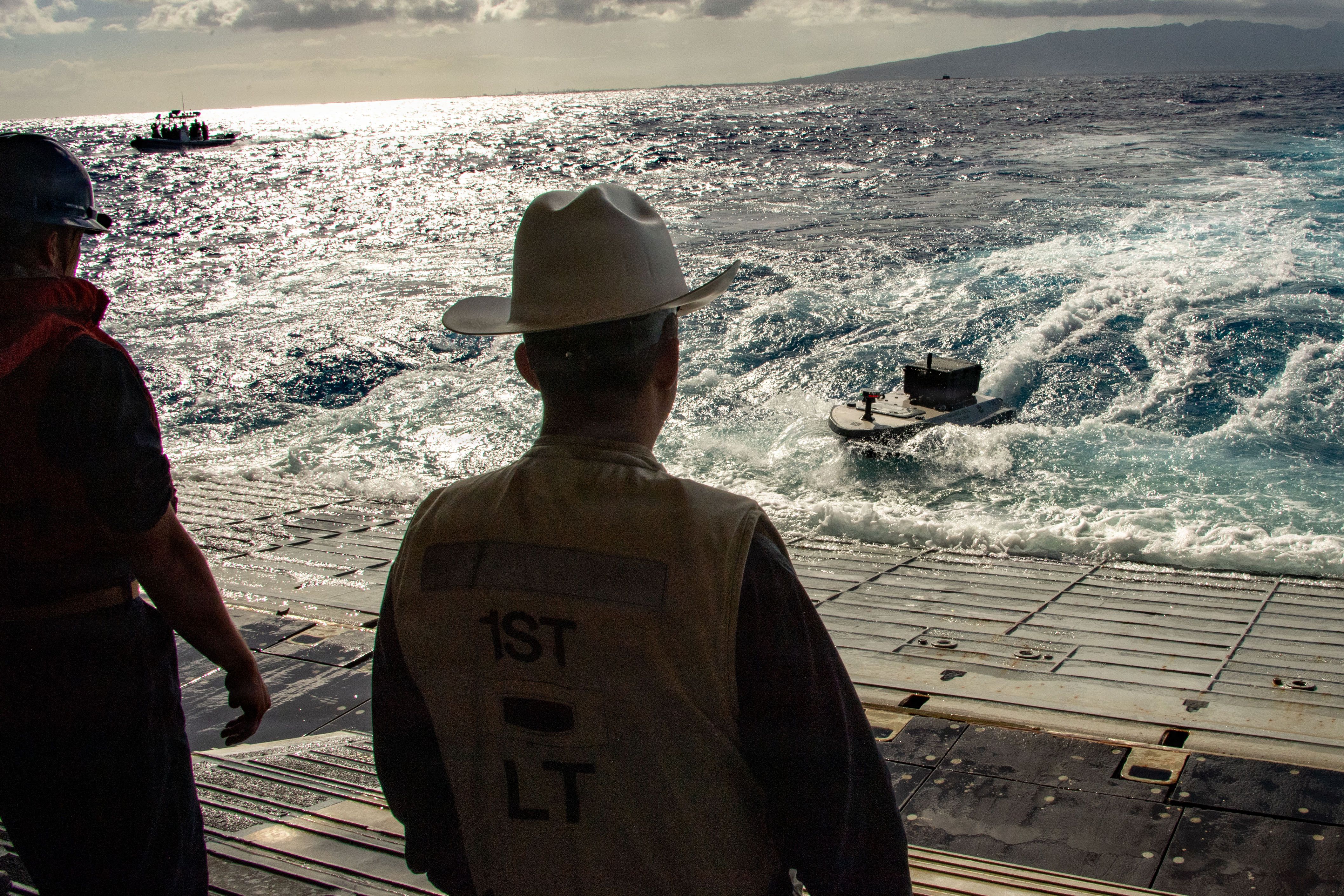 axios.com - Colin Demarest - Splash Industries robo-restocks warships at RIMPAC