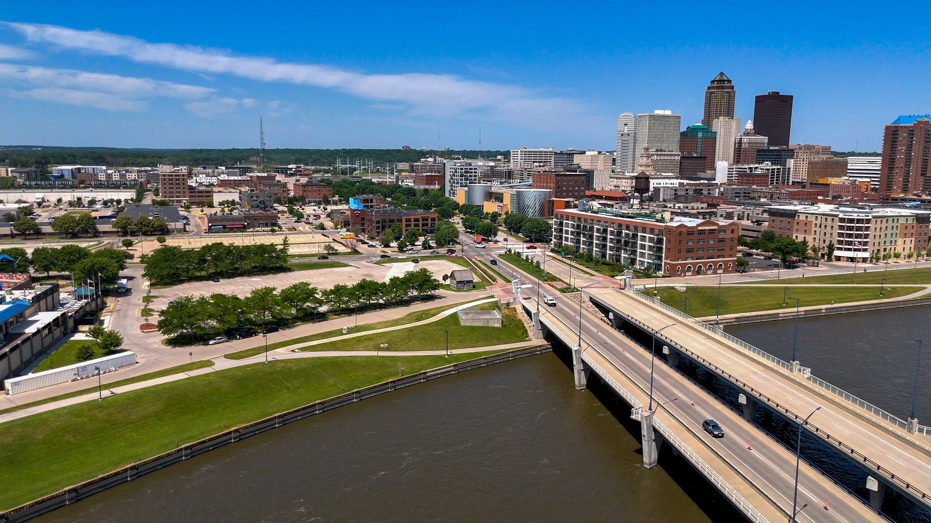 A photo of Martin Luther King Jr. Parkway in Des Moines.