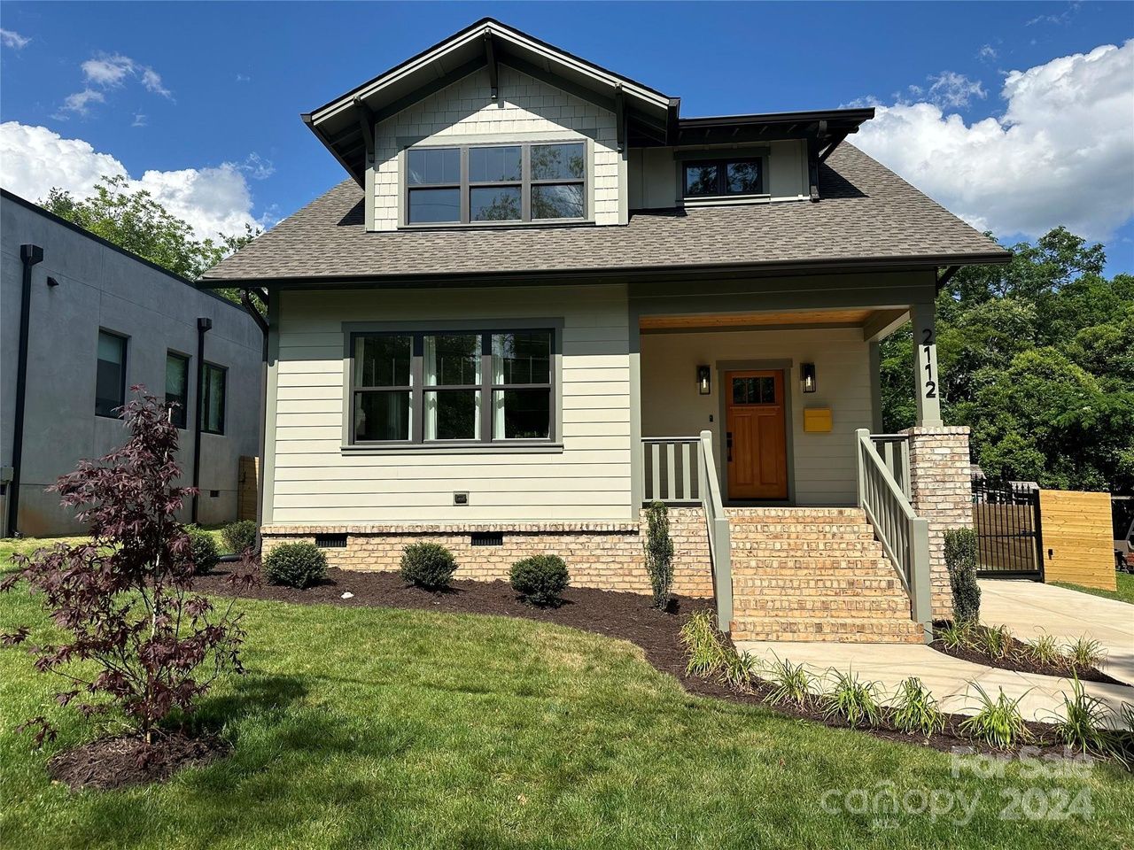 2112 Vanderbilt Road