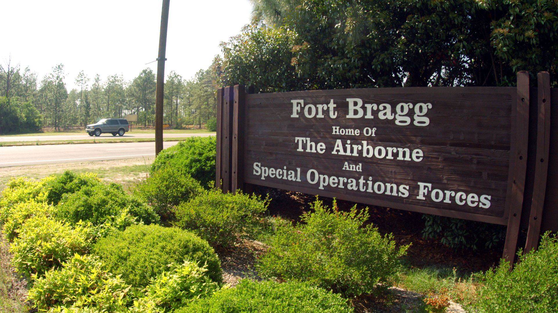 A Fort Bragg entrance sign. Photo: Logan Mock-Bunting/Getty Images