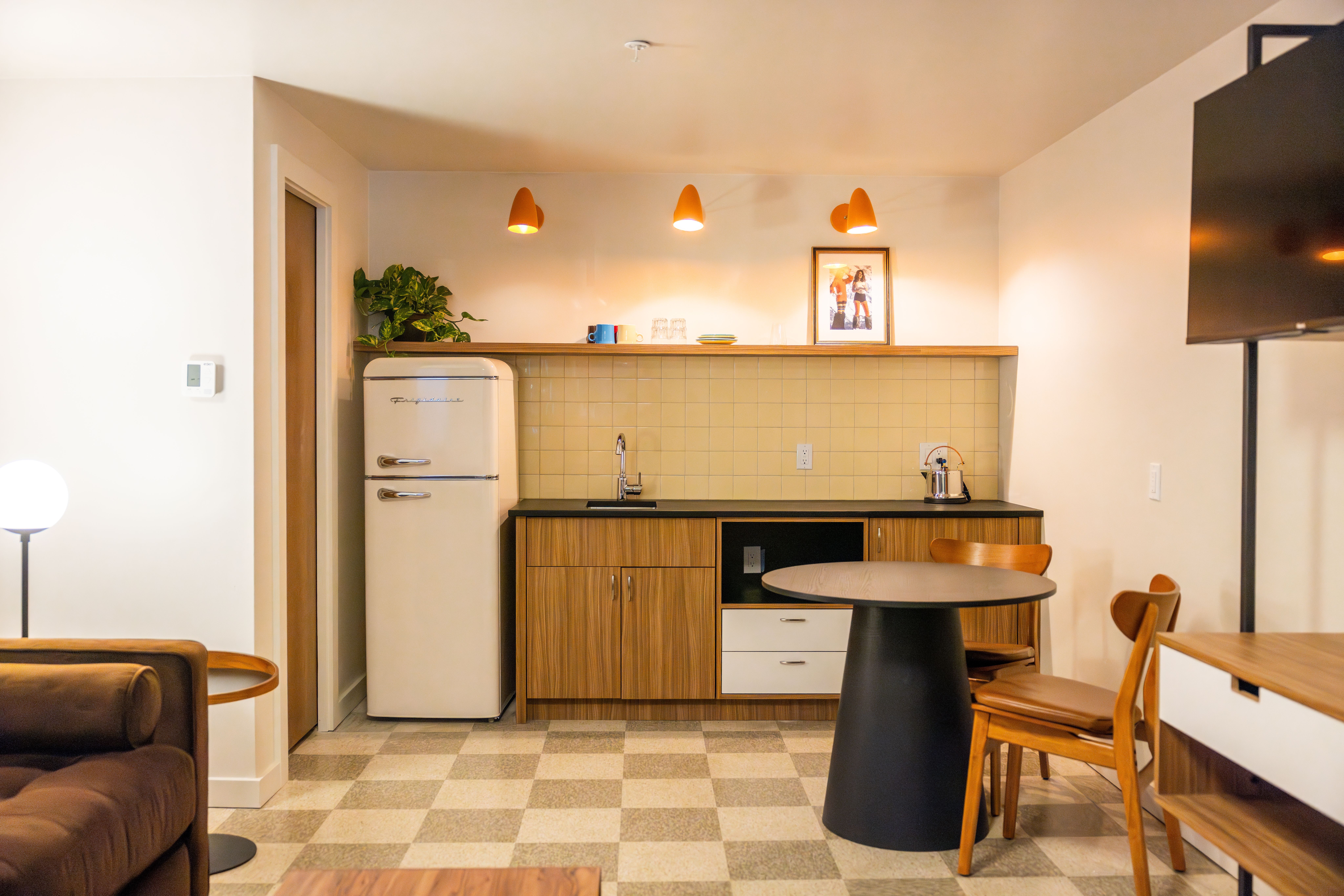 Inside a suite room at La Vista Motel. Photo: Courtesy of La Vista Motel