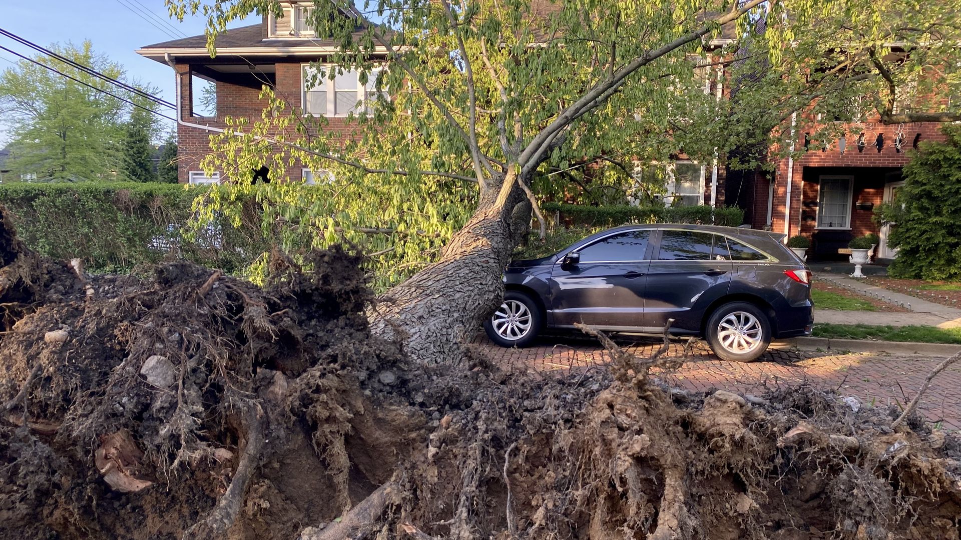 Storms kill 3, cut power to thundreds of thousands in Pittsburgh area ...