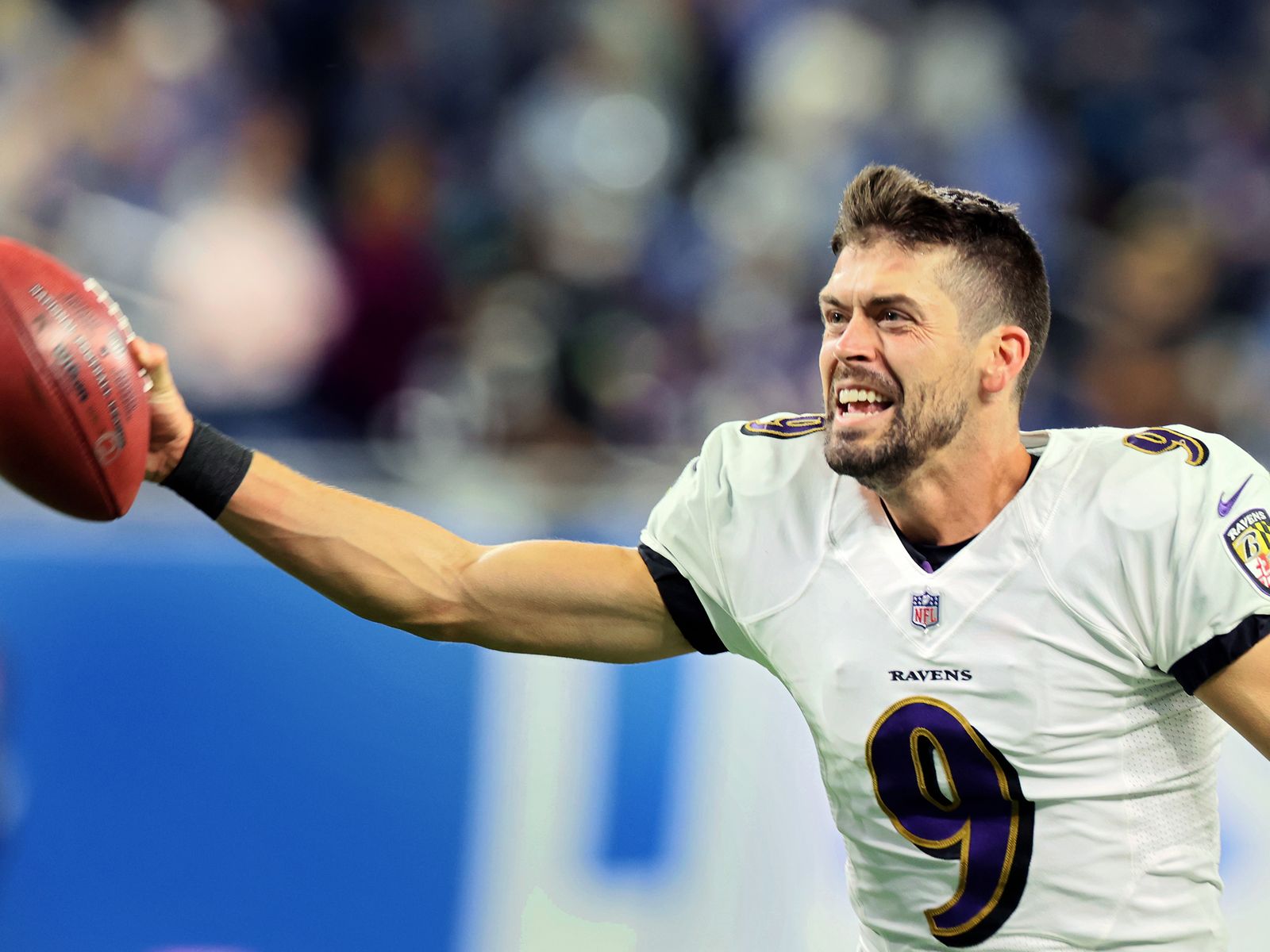 Around the NFL: Tucker's 66-yarder sets record, Ravens win at Detroit