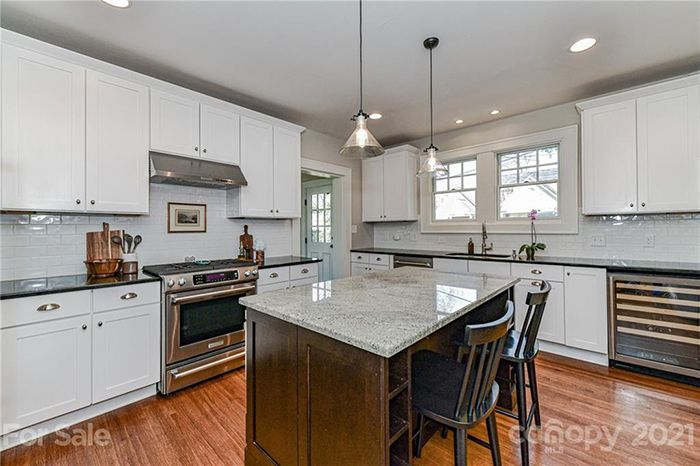 1518 Providence Rd kitchen