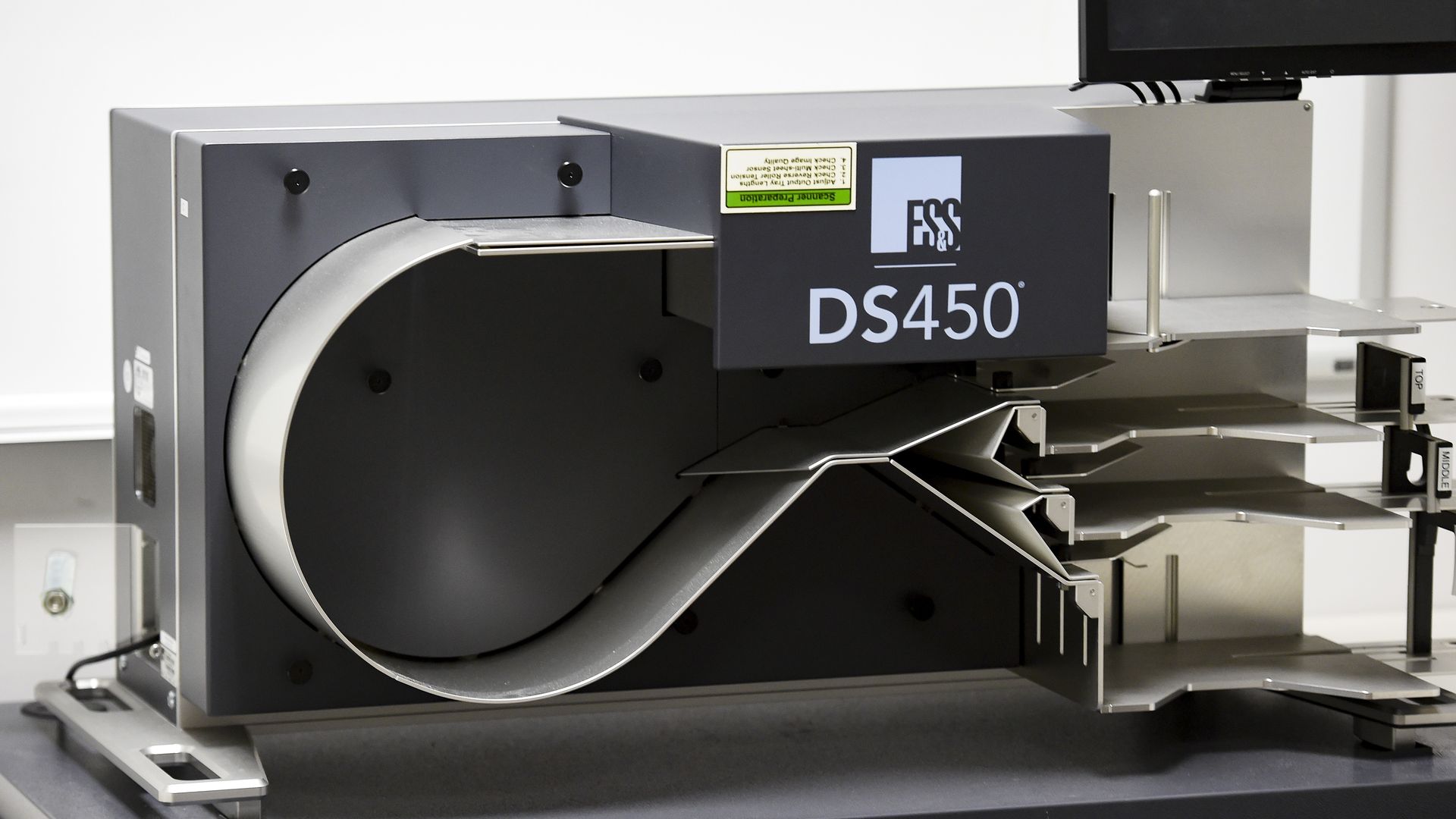 A DS450 Ballot scanner and tabulator made by Election Systems and Software (ES&S).