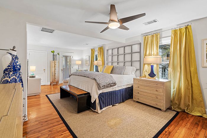 311 W. 9th St. home feature bedroom