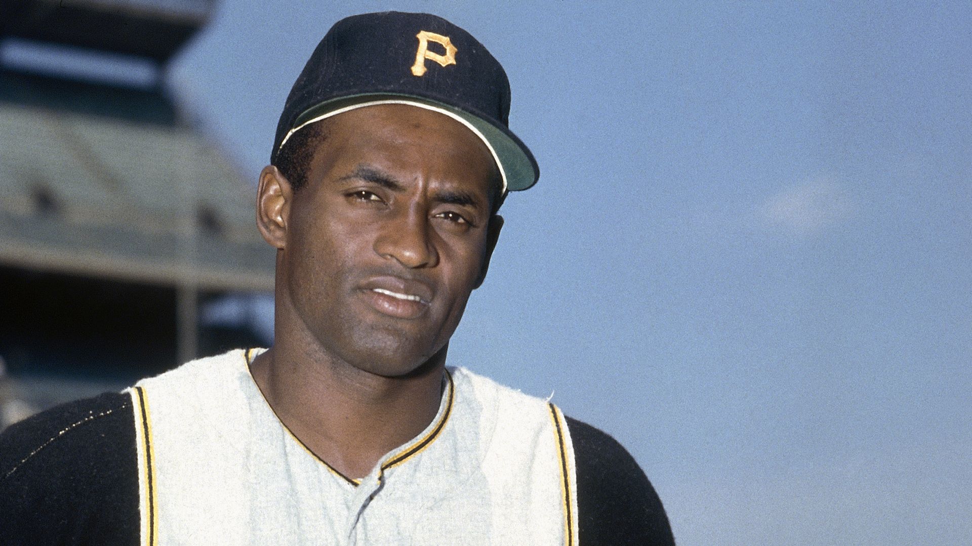 Roberto Clemente #21 of the Pittsburgh Pirates poses for a photo circa 1970