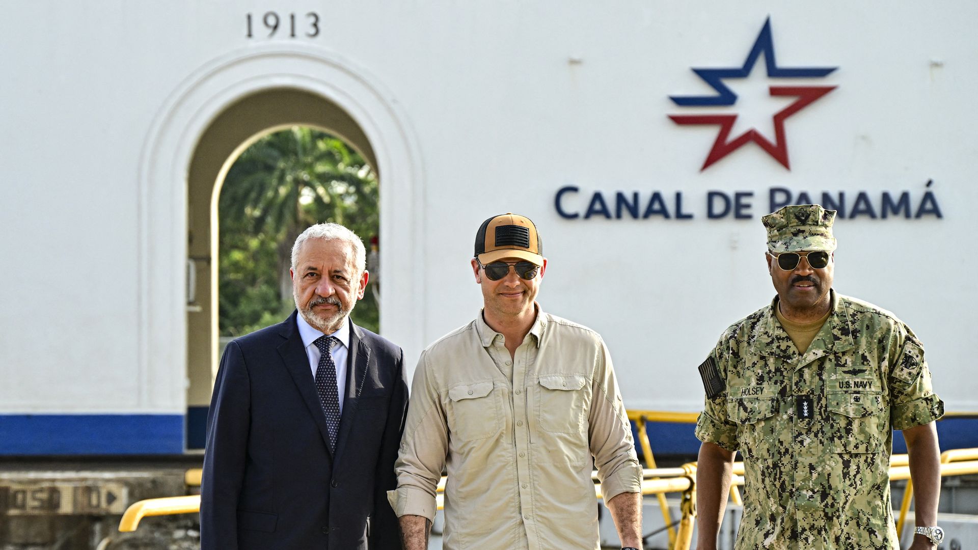 Secretary of Defense Pete Hegseth (C) poses for a picture next to Panama Canal Administrator Ricaurte Vasquez (L) during a visit to the Miraflores locks of the Panama Canal in Panama City on April 8, 2025. 