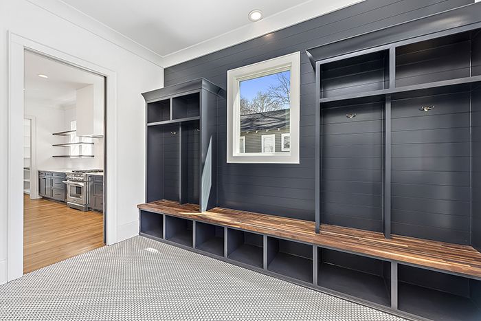 2020 Finalist- Modern Farmhouse mudroom