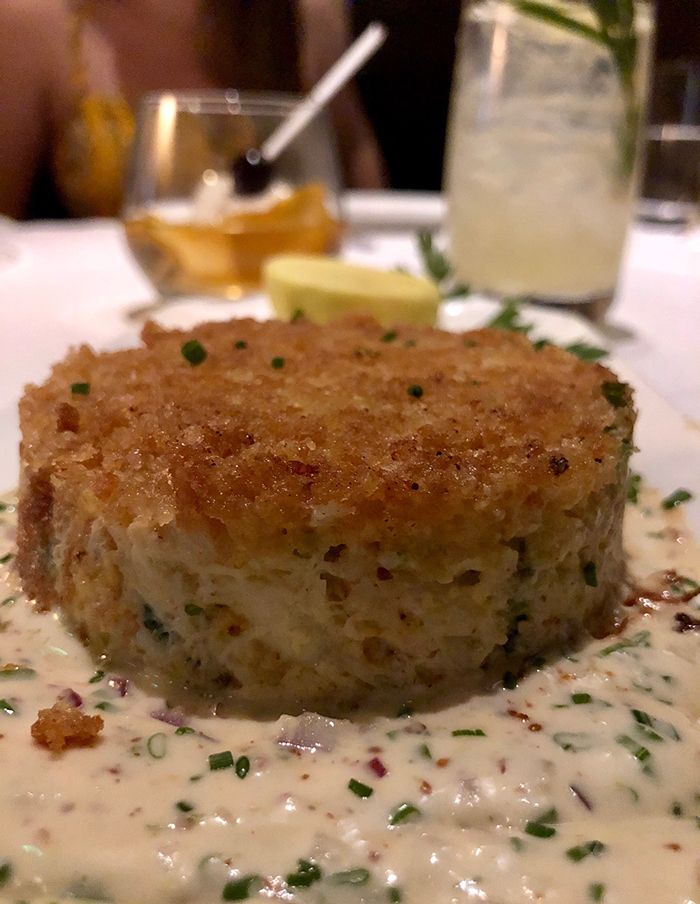 crab-cake-at-eddie-v's-charlotte