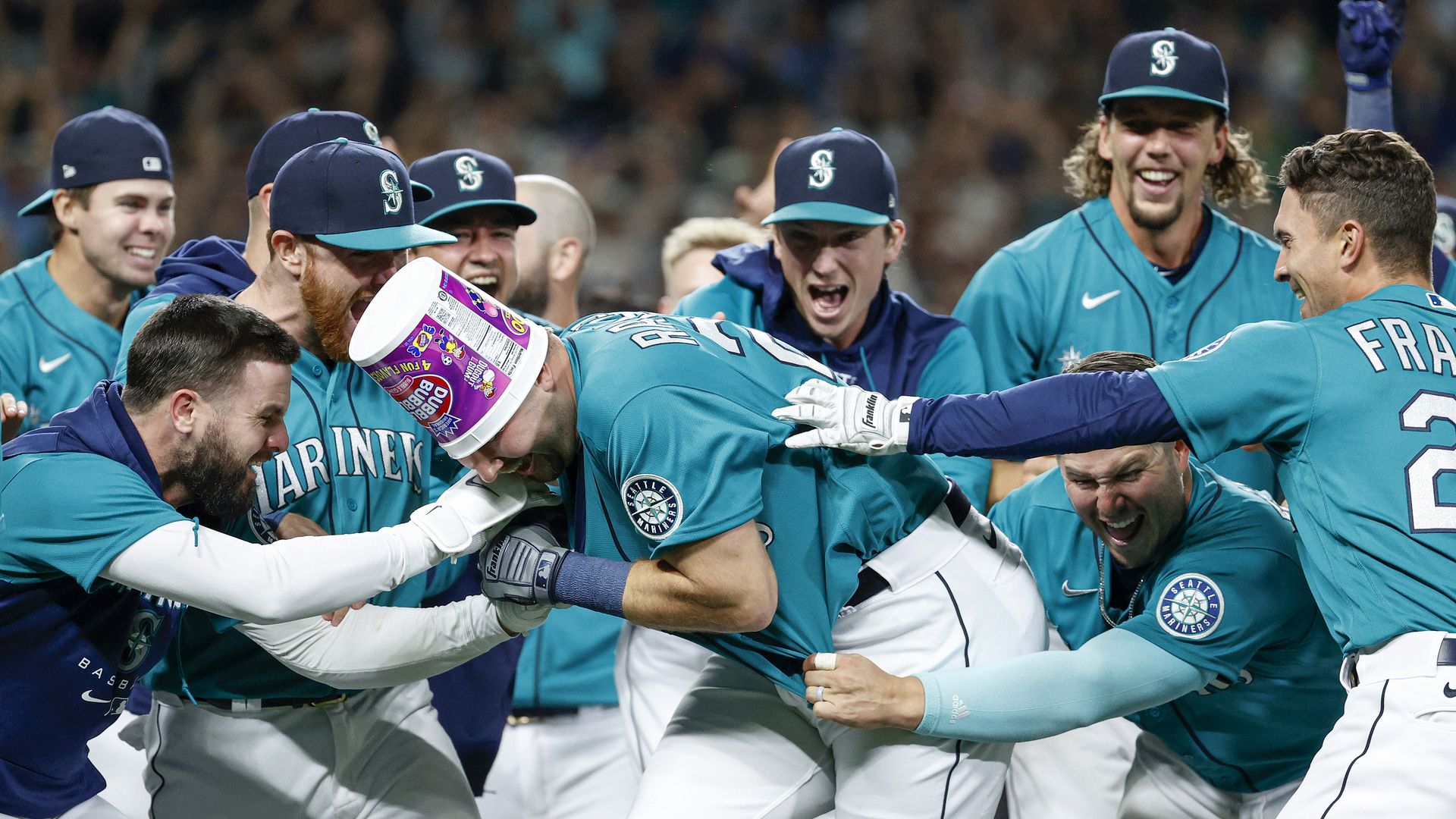 Mariners celebrating