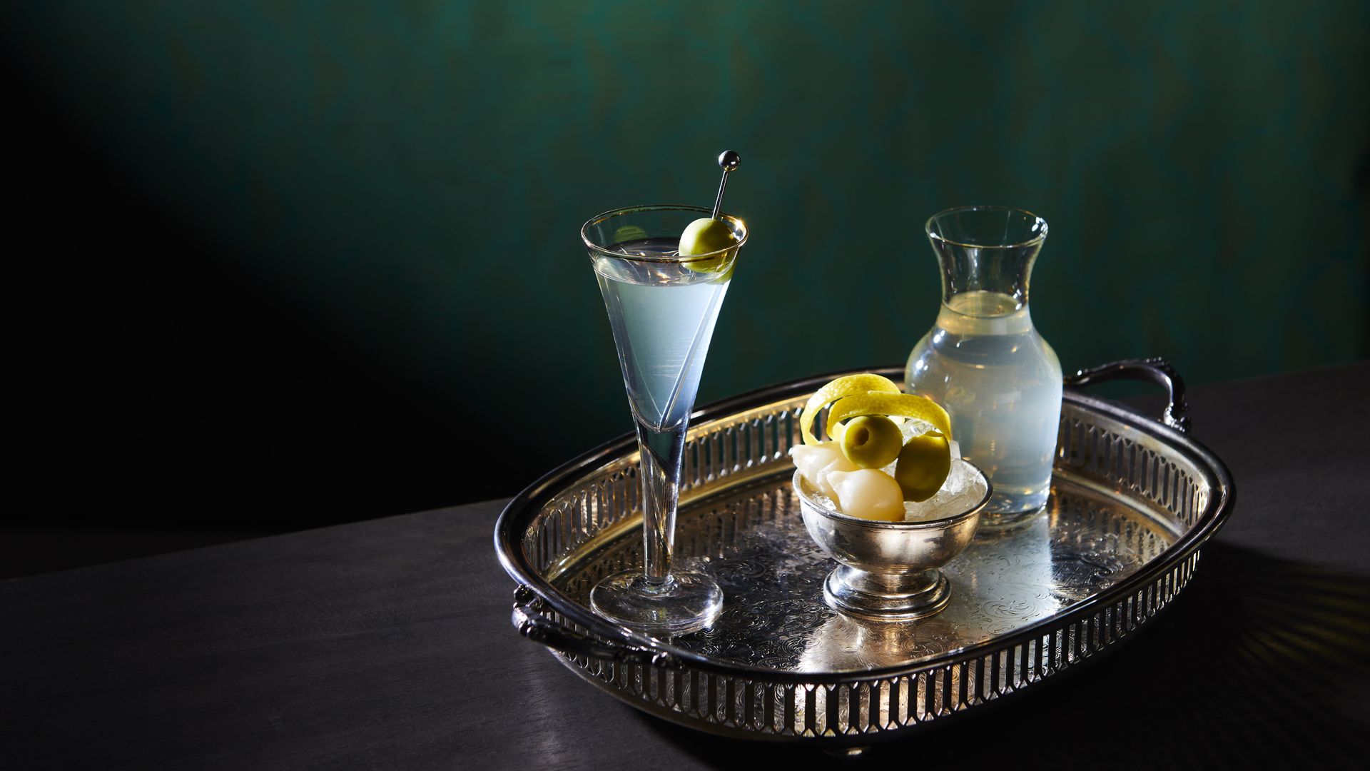 A photo of a martini on a table.