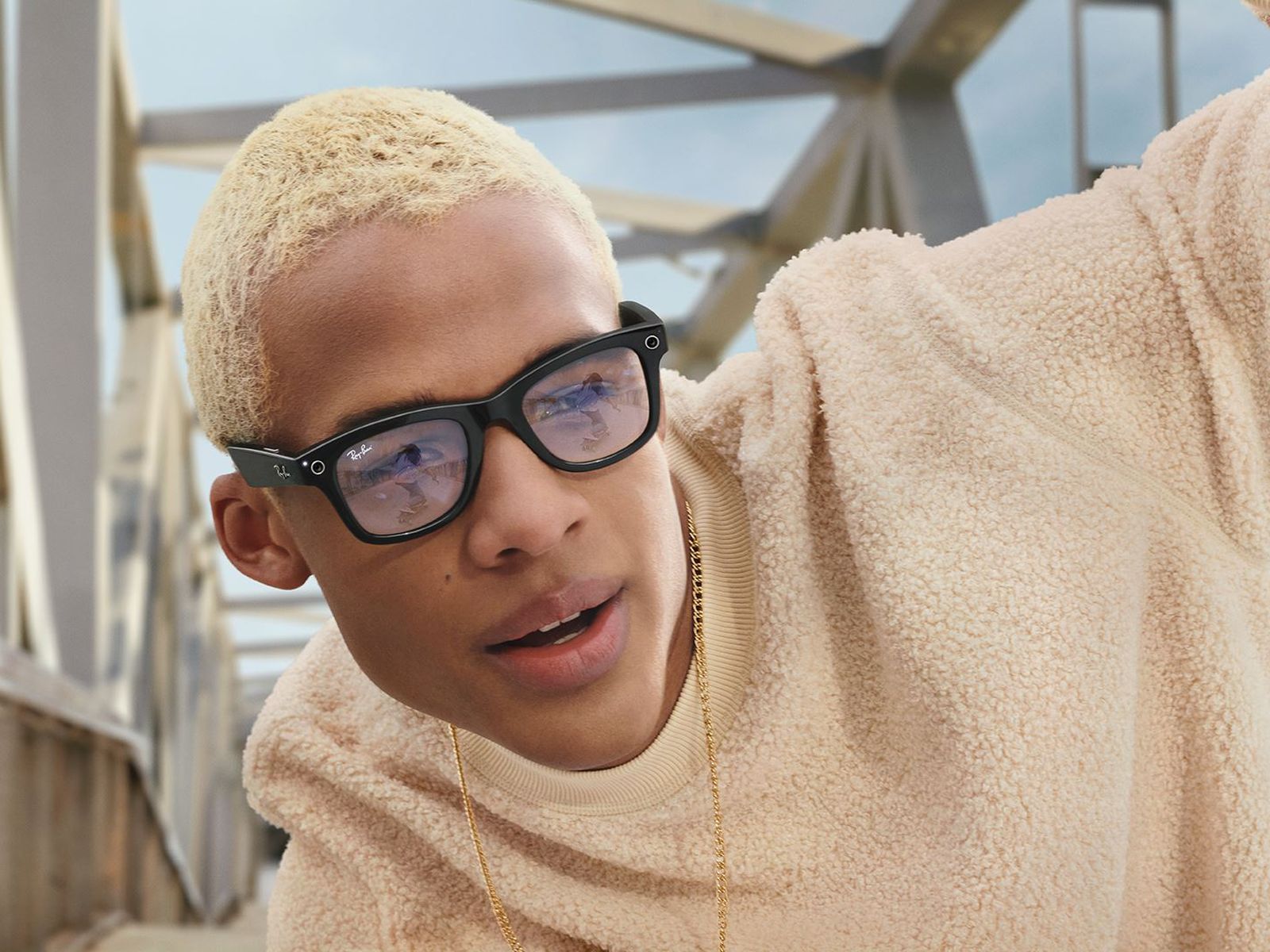 Ray ban mother company online