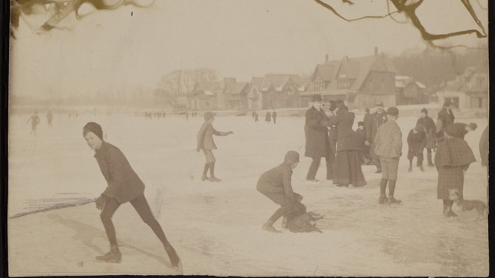 The good ol' times on the Schuylkill River in 1913.