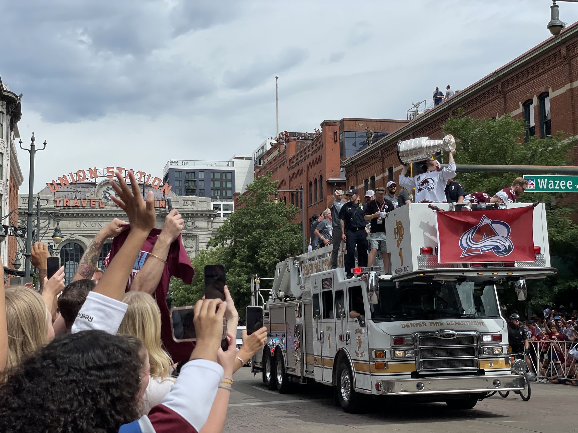 Colorado Avalanche Stanley Cup parade expected to draw more than 200,000  fans.