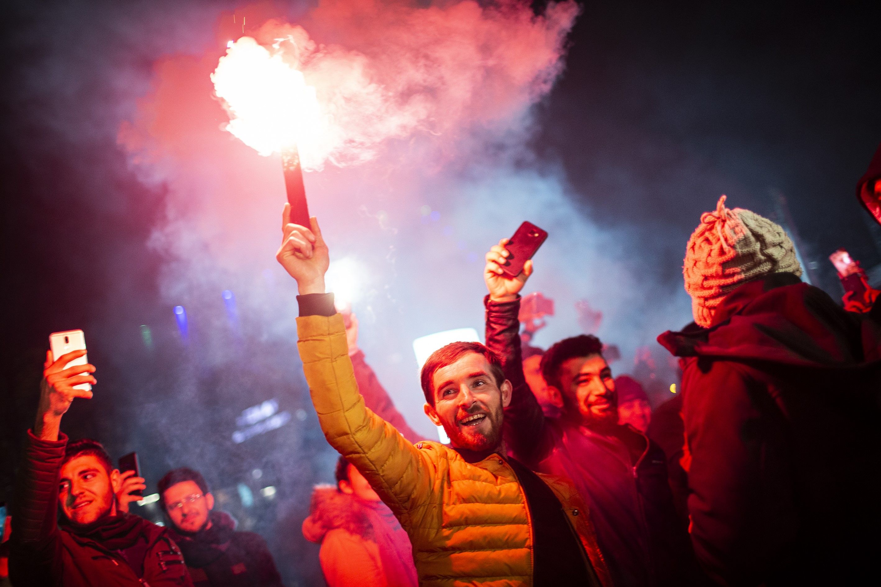 People gather to welcome new year at Kizilay Square 