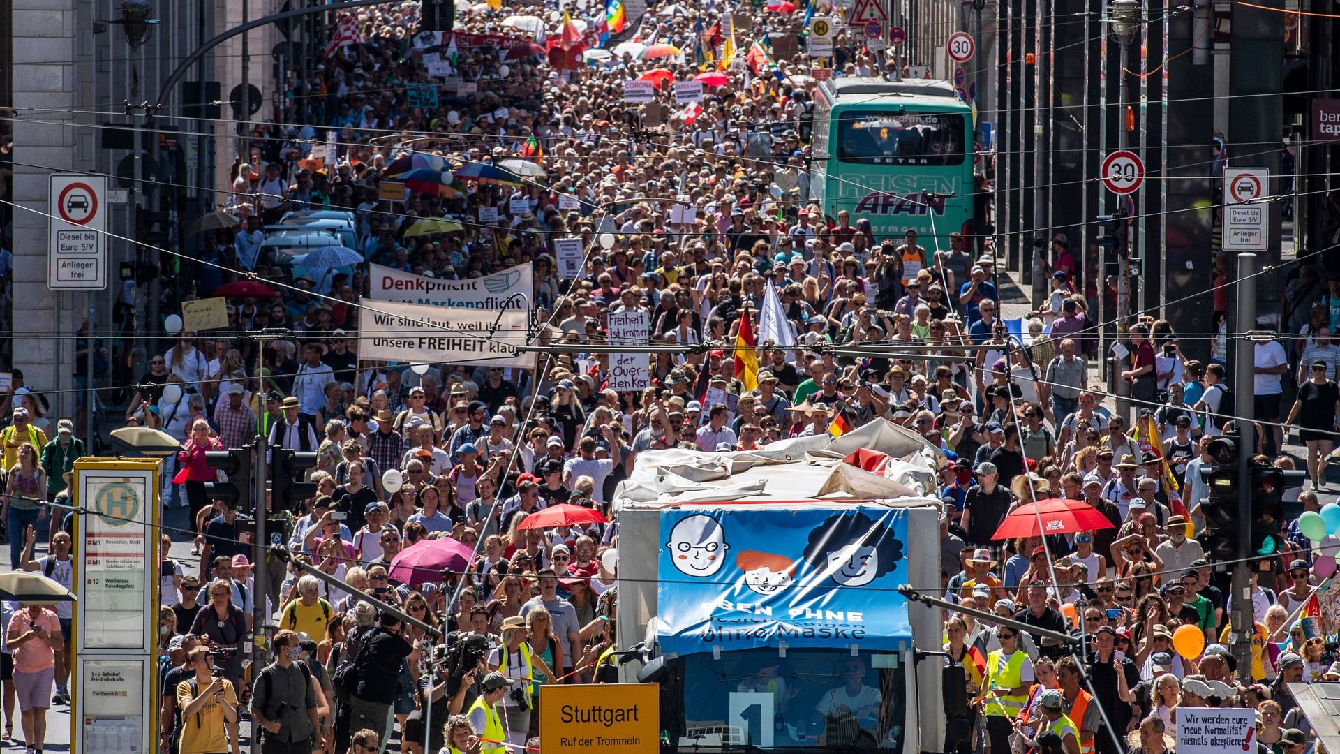 Germany coronavirus lockdown protesters clash with Berlin police