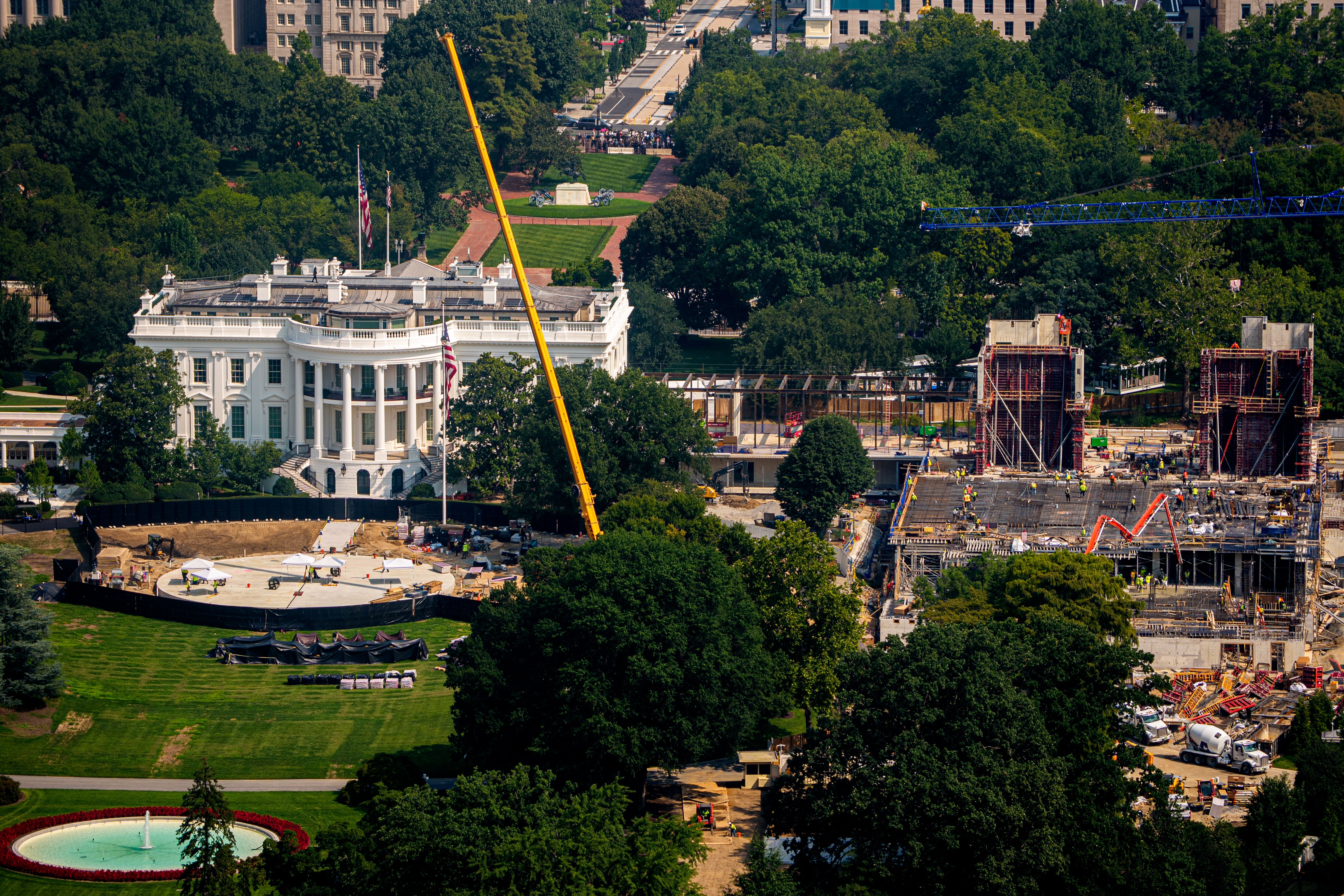 Spotted from the Washington Monument: Construction on a new helipad on the South Lawn and the East Wing ballroom.