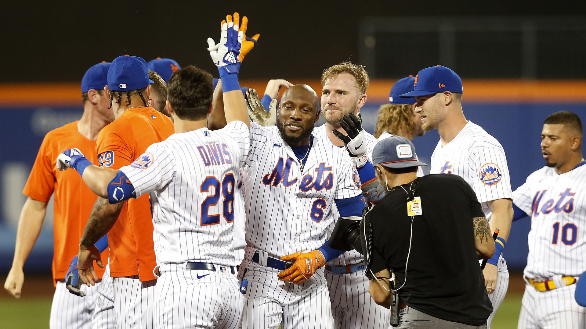 Mets celebrating