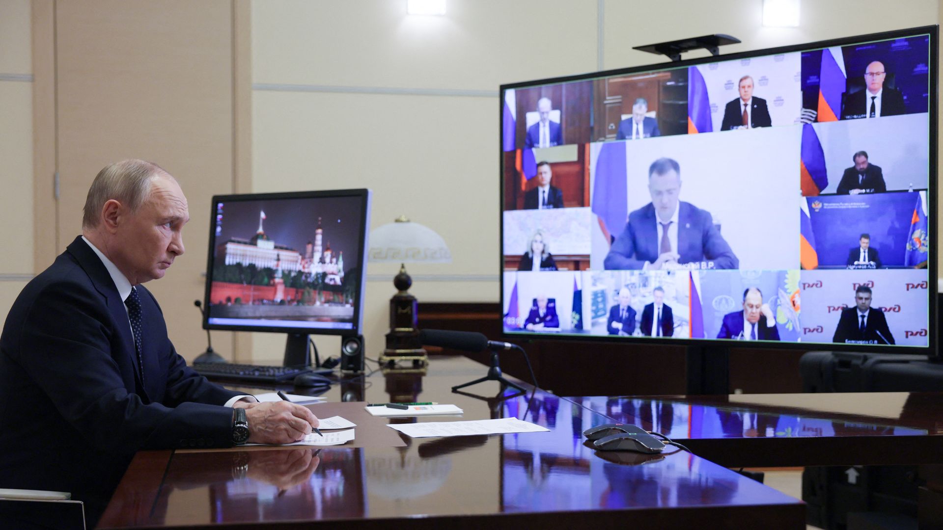 Putin conference call